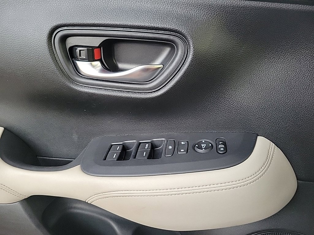 Used 2024 Honda HR-V LX image 12