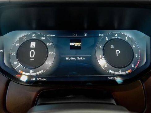Used 2025 Land Rover Range Rover Long Wheelbase Autobiography AWD/4WD image 27