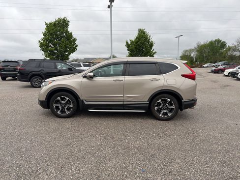 Used 2017 Honda CR-V Touring image 3