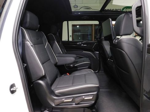 Used 2024 Cadillac Escalade ESV Sport w/ LPO, ONYX Package image 93