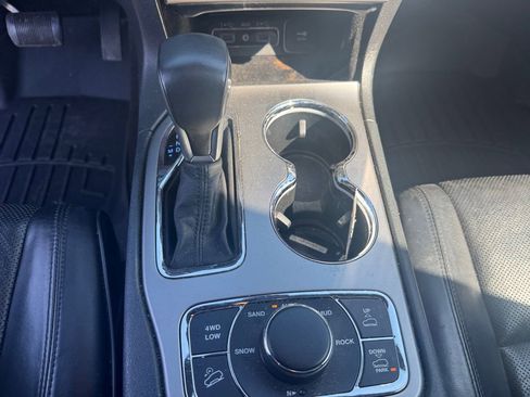 Used 2018 Jeep Grand Cherokee Overland image 21