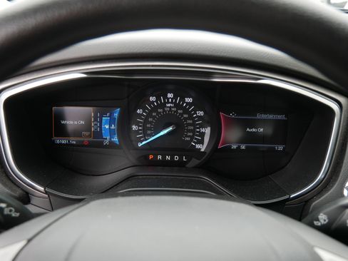 Used 2020 Ford Fusion SE image 22