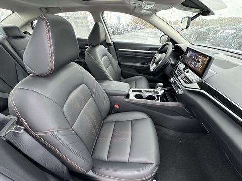 New 2025 Nissan Altima 2.5 SR image 25