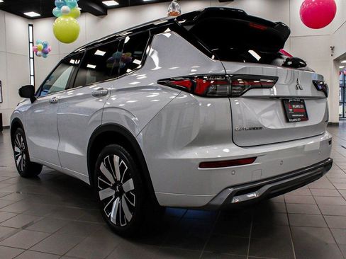 New 2025 Mitsubishi Outlander SEL image 4