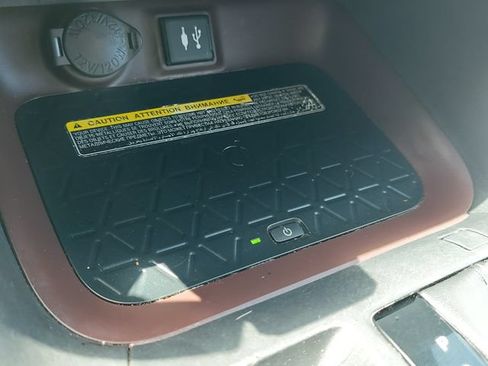 Used 2019 Toyota RAV4 Limited AWD/4WD image 26