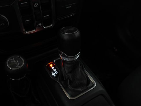 Used 2022 Jeep Wrangler Unlimited Sport image 25