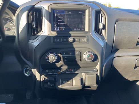 Used 2024 Chevrolet Silverado 2500 Custom w/ Custom Value Package image 21