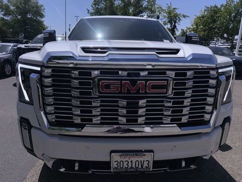 Used 2024 GMC Sierra 2500 Denali w/ Denali Reserve Package image 2