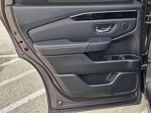 Used 2023 Honda Pilot Touring image 15