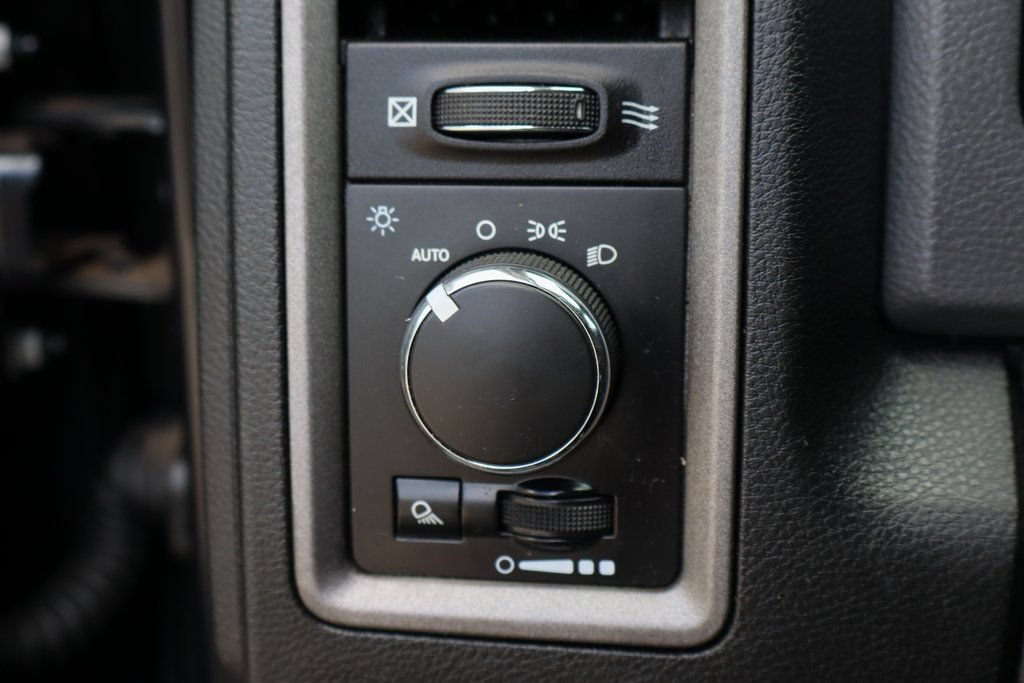 Used 2015 RAM 3500 Tradesman w/ Chrome Appearance Group AWD/4WD image 21