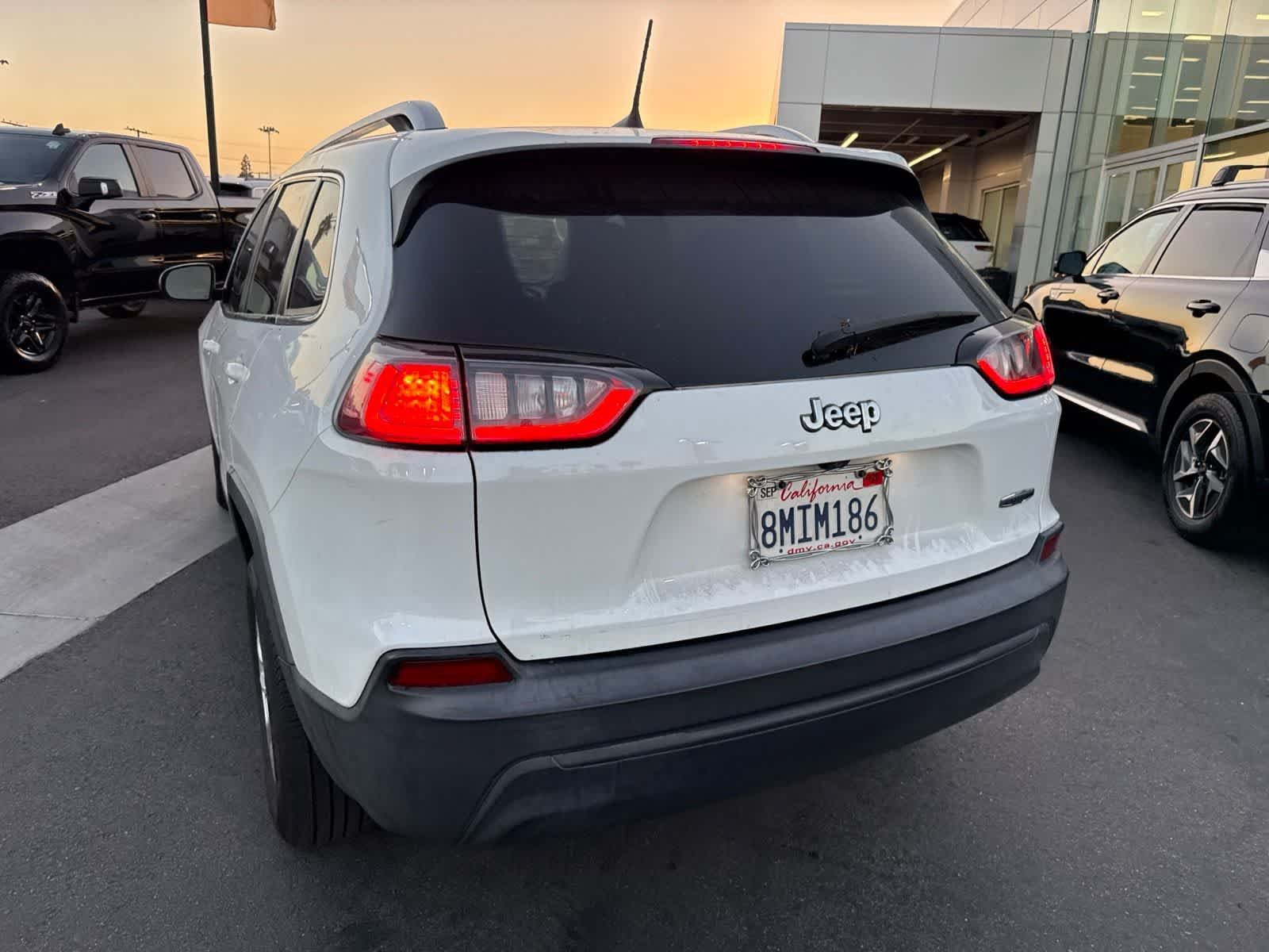 Used 2019 Jeep Cherokee Latitude w/ Popular Appearance Group FWD image 14