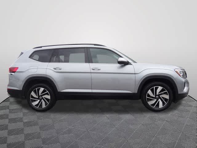 Used 2024 Volkswagen Atlas SE AWD/4WD image 3