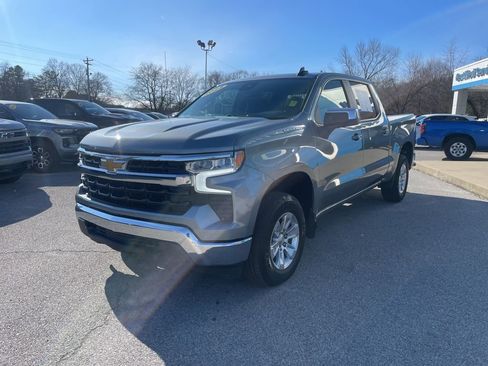 Used 2025 Chevrolet Silverado 1500 LT image 3