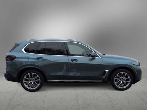 Certified 2025 BMW X5 xDrive40i w/ Executive Package image 9