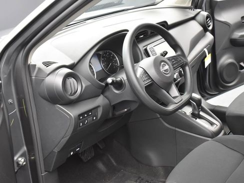 New 2025 Nissan Kicks Play S image 7