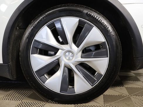 Used 2022 Tesla Model Y Long Range AWD/4WD image 20