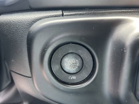Used 2022 Jeep Wrangler Sport AWD/4WD image 13