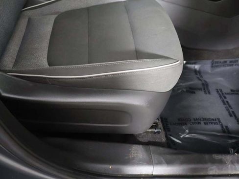 Used 2022 Chevrolet TrailBlazer LT w/ Confidence II Package FWD image 29