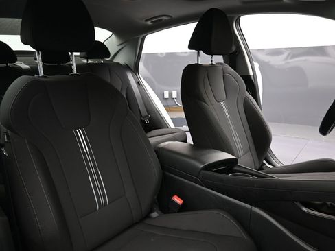 Certified 2025 Hyundai Elantra SEL w/ Cargo Package image 13