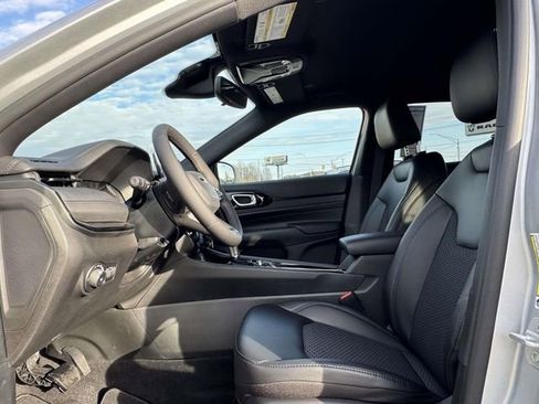 New 2026 Jeep Compass Latitude image 20