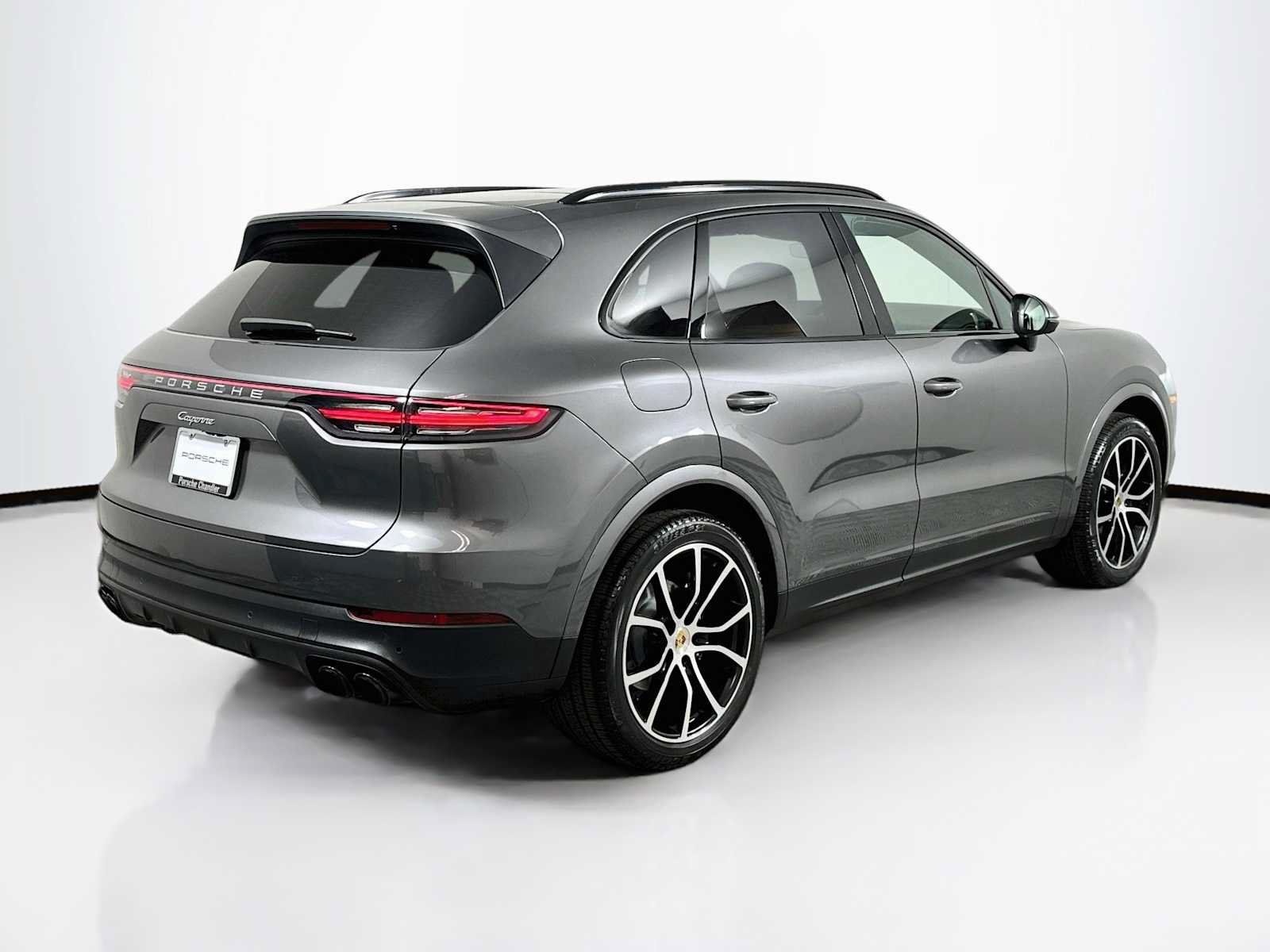 Used 2023 Porsche Cayenne AWD/4WD image 9