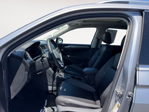 Used 2024 Volkswagen Tiguan SE AWD/4WD image 10