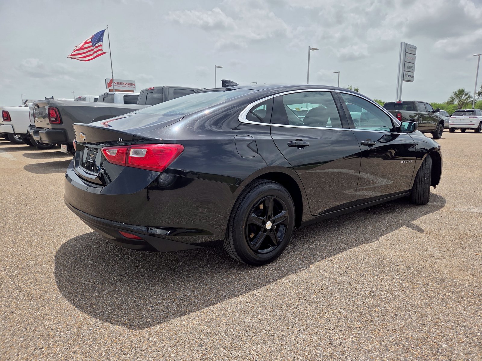 Used 2024 Chevrolet Malibu LT FWD image 7