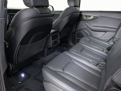 Used 2025 Audi Q7 3.0T Prestige w/ Prestige Package image 37