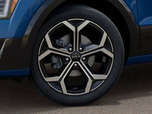 New 2025 Kia Niro EX Touring image 10