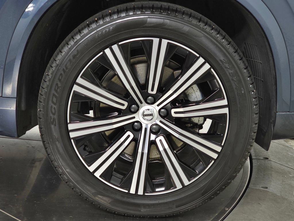 Certified 2025 Volvo XC90 B5 Core w/ Protection Package Premier AWD/4WD image 12
