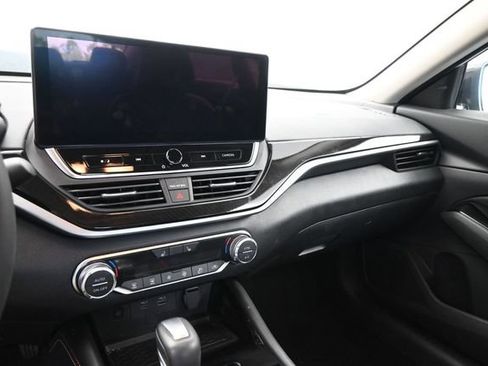 Used 2025 Nissan Altima 2.5 SR w/ SR Premium Package AWD/4WD image 27