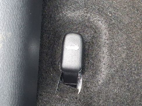 Used 2025 Nissan Versa S FWD image 25