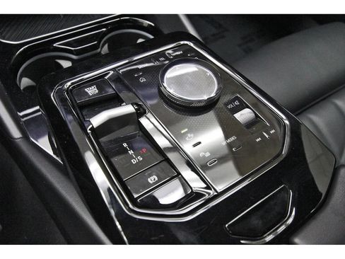 Used 2025 BMW 530i RWD image 31