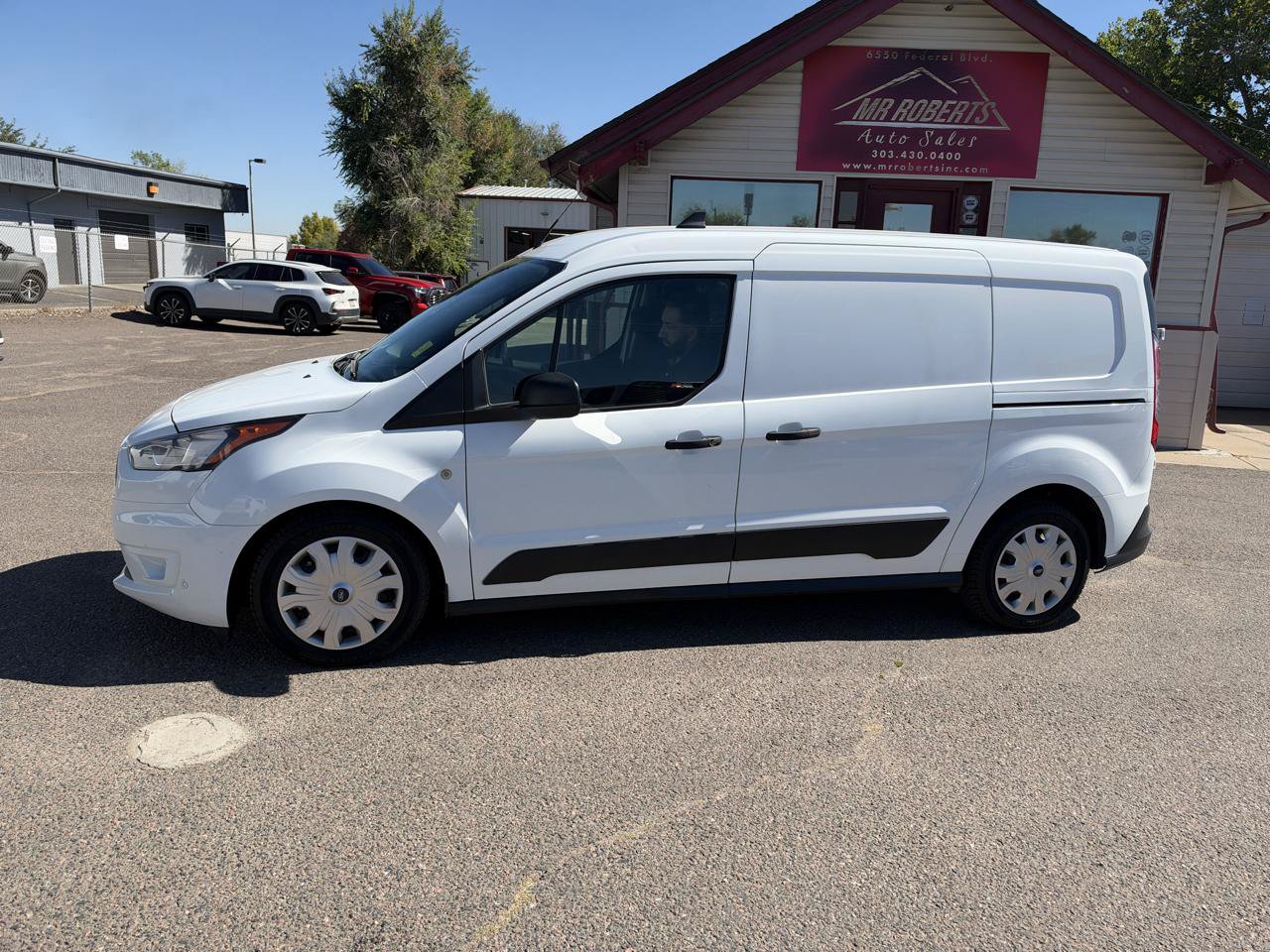Used 2022 Ford Transit Connect XLT FWD image 2