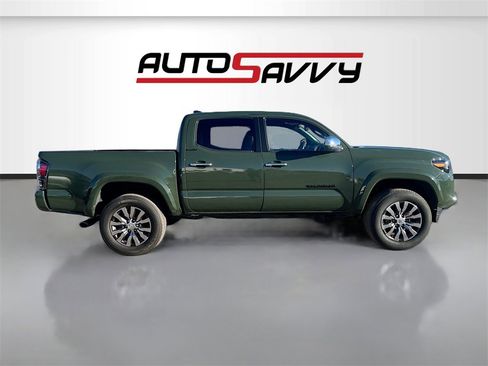 Used 2022 Toyota Tacoma Limited image 8