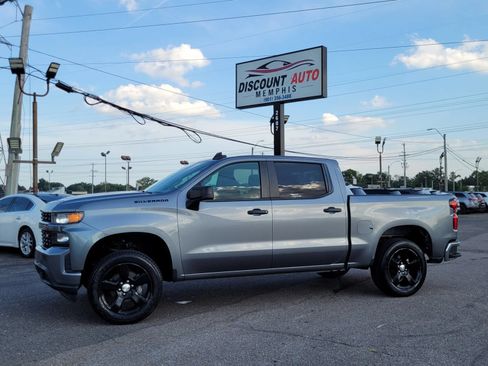 Used 2020 Chevrolet Silverado 1500 Custom w/ Custom Value Package AWD/4WD image 10