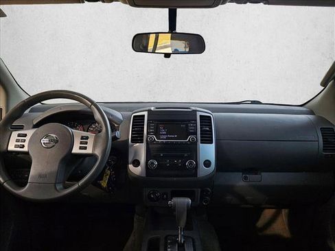 Used 2017 Nissan Frontier SV image 18