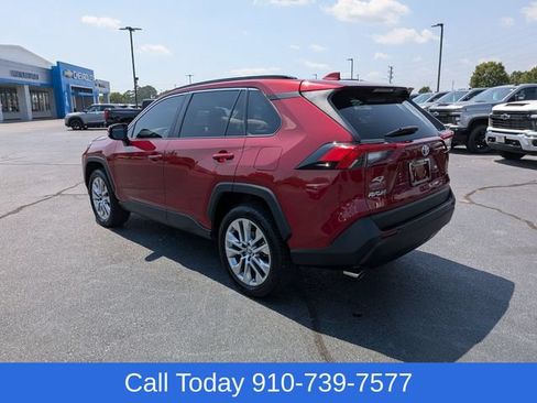 Used 2021 Toyota RAV4 XLE Premium FWD image 5