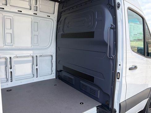 New 2025 Mercedes-Benz Sprinter 2500 image 10