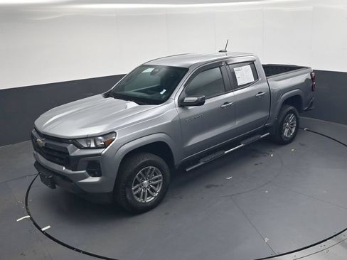 Used 2024 Chevrolet Colorado LT w/ LT Convenience Package II RWD image 31