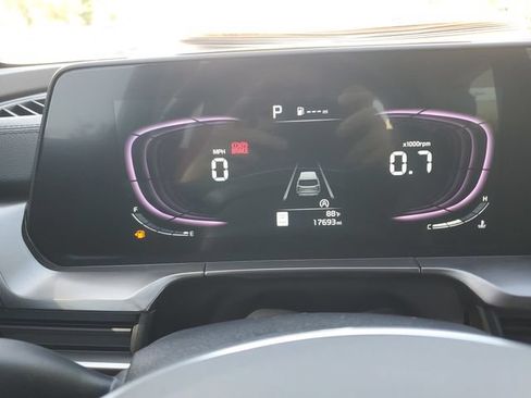 Certified 2025 Kia Telluride S FWD image 22