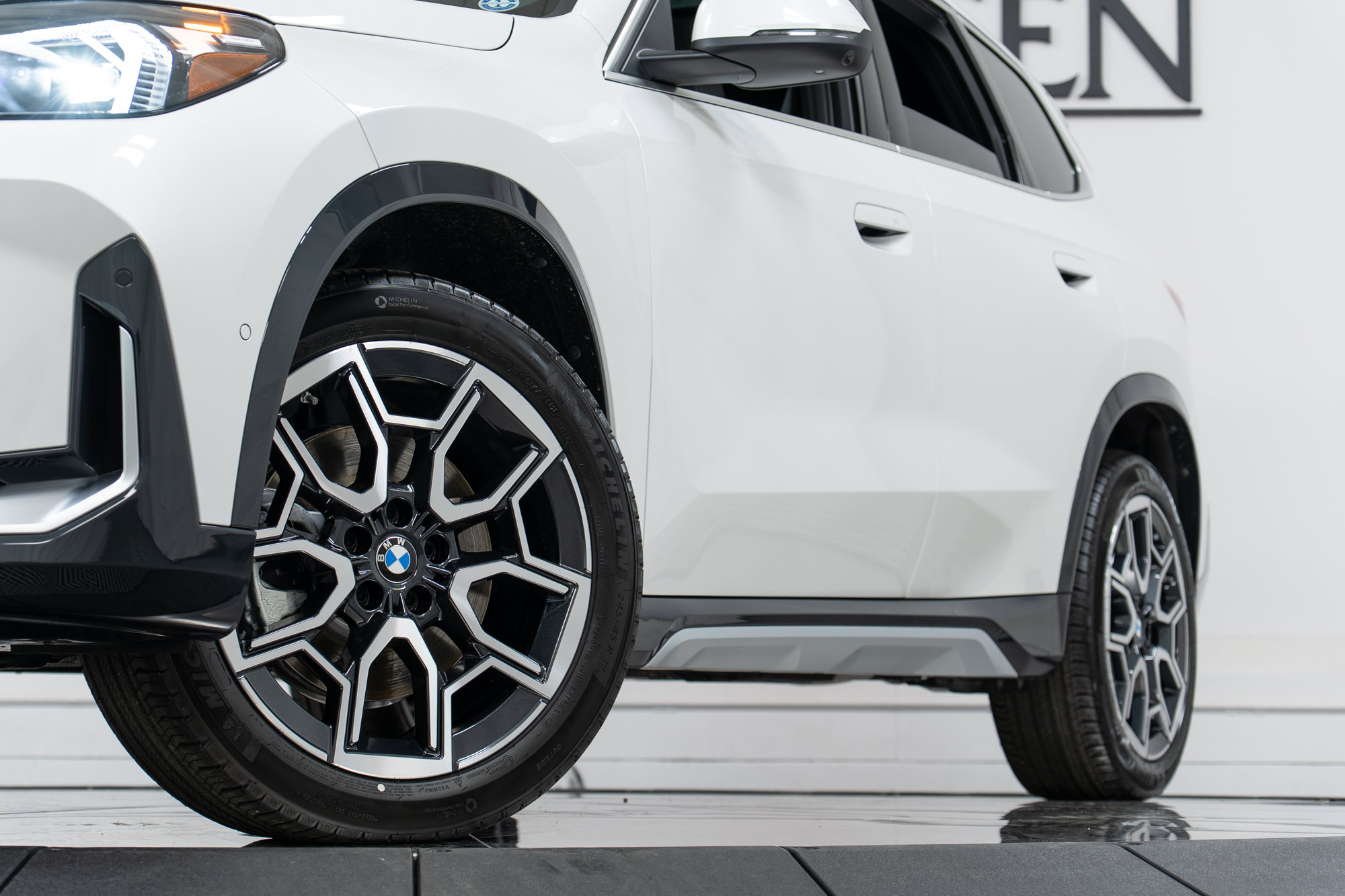Used 2026 BMW X1 xDrive28i w/ Technology Package AWD/4WD image 27