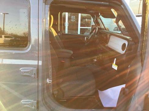 New 2026 Jeep Gladiator Sport AWD/4WD image 22