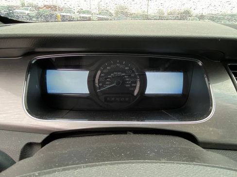 Used 2016 Ford Taurus SEL w/ Equipment Group 201A image 8