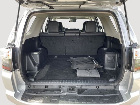 Used 2021 Toyota 4Runner SR5 Premium w/ Moonroof Package AWD/4WD image 9