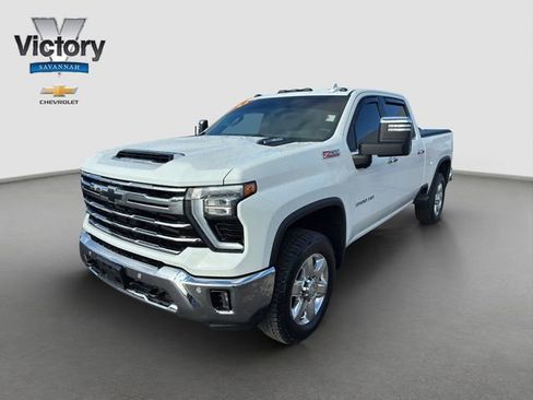 Used 2024 Chevrolet Silverado 3500 LTZ w/ LTZ Premium Package image 3