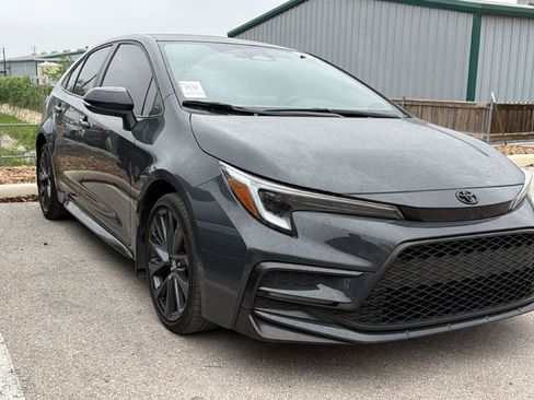 Used 2024 Toyota Corolla SE FWD image 3