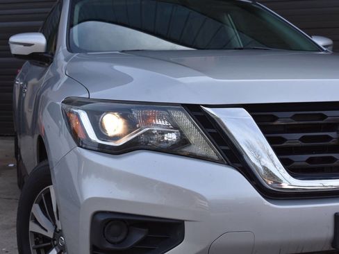 Used 2017 Nissan Pathfinder S image 5