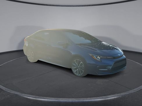 Used 2022 Toyota Corolla SE FWD image 2