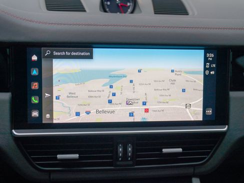 Used 2023 Porsche Cayenne image 17